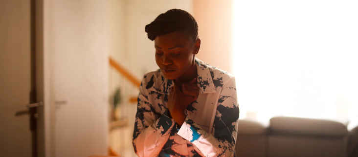 Austia Mass transcende l’âme avec « Ouvre les yeux de mon cœur »